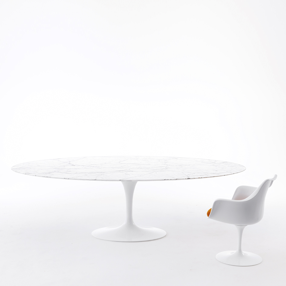 Saarinen Collection Oval Table