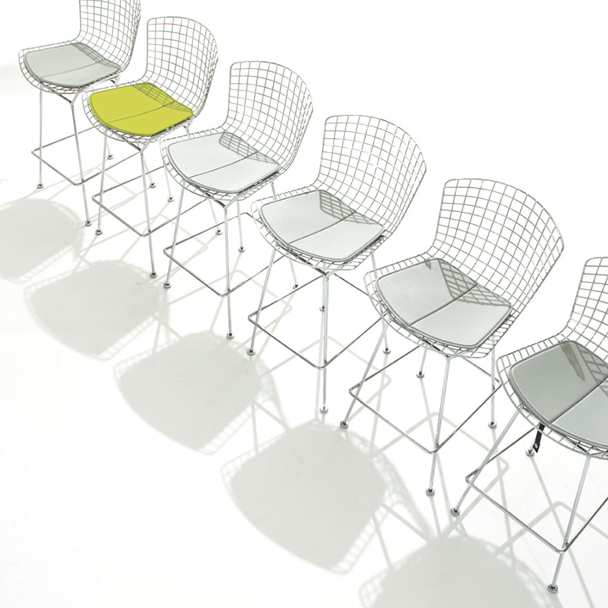 Bertoia Collection Counter height stool | STUDIO | Knoll Japan