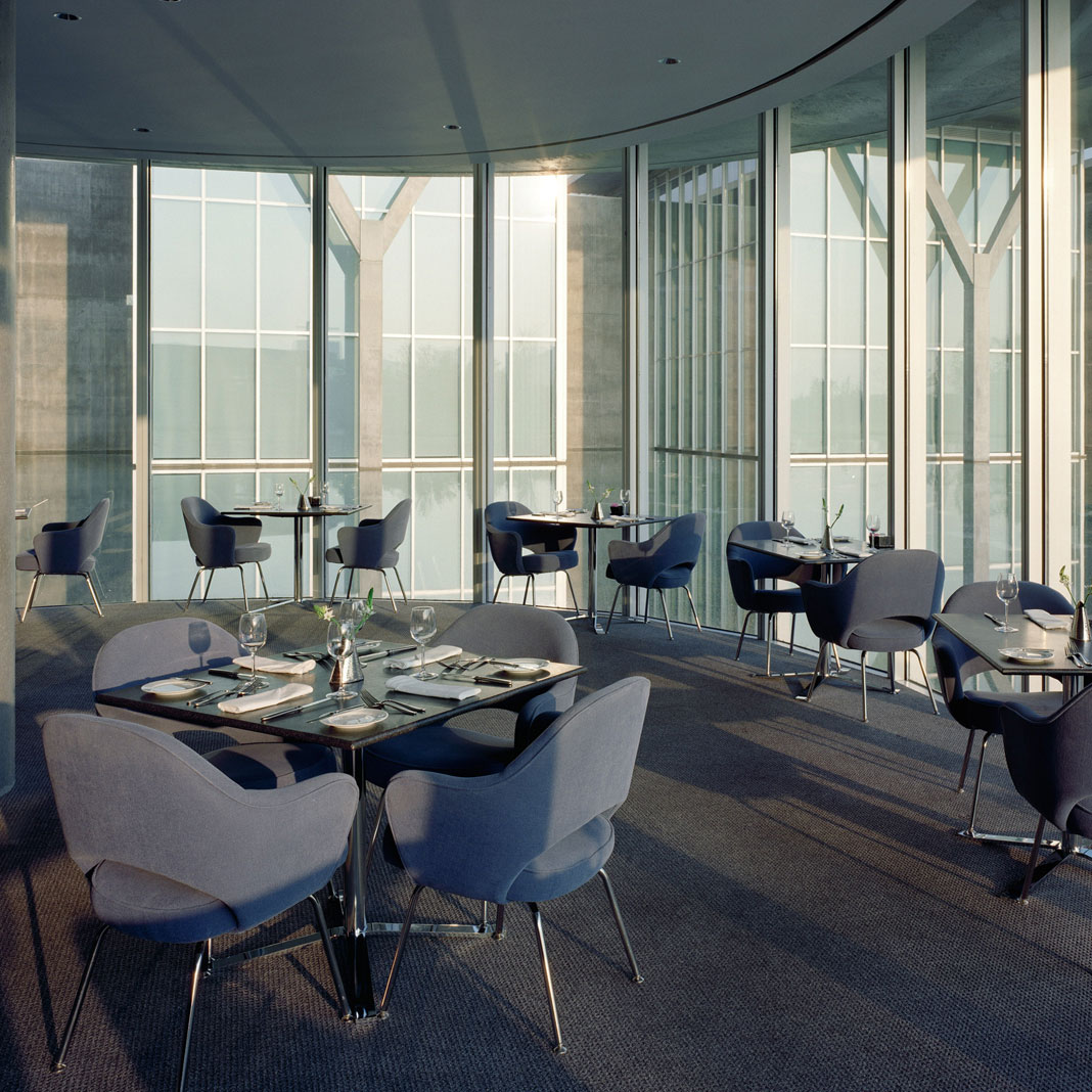Saarinen Collection Conference Chairs - Armchair- 